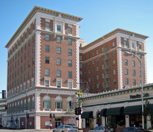 Prime Downtown Fresno Retail/Office Spaces Available : 1241 Broadway St, Fresno, CA 93721